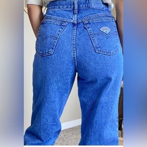 Levis Vintage High Rise Straight Leg 80’s Native Blue jeans size 28in